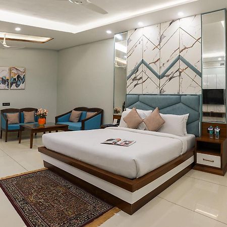 Hotel Leela Grande Karnal Exterior photo