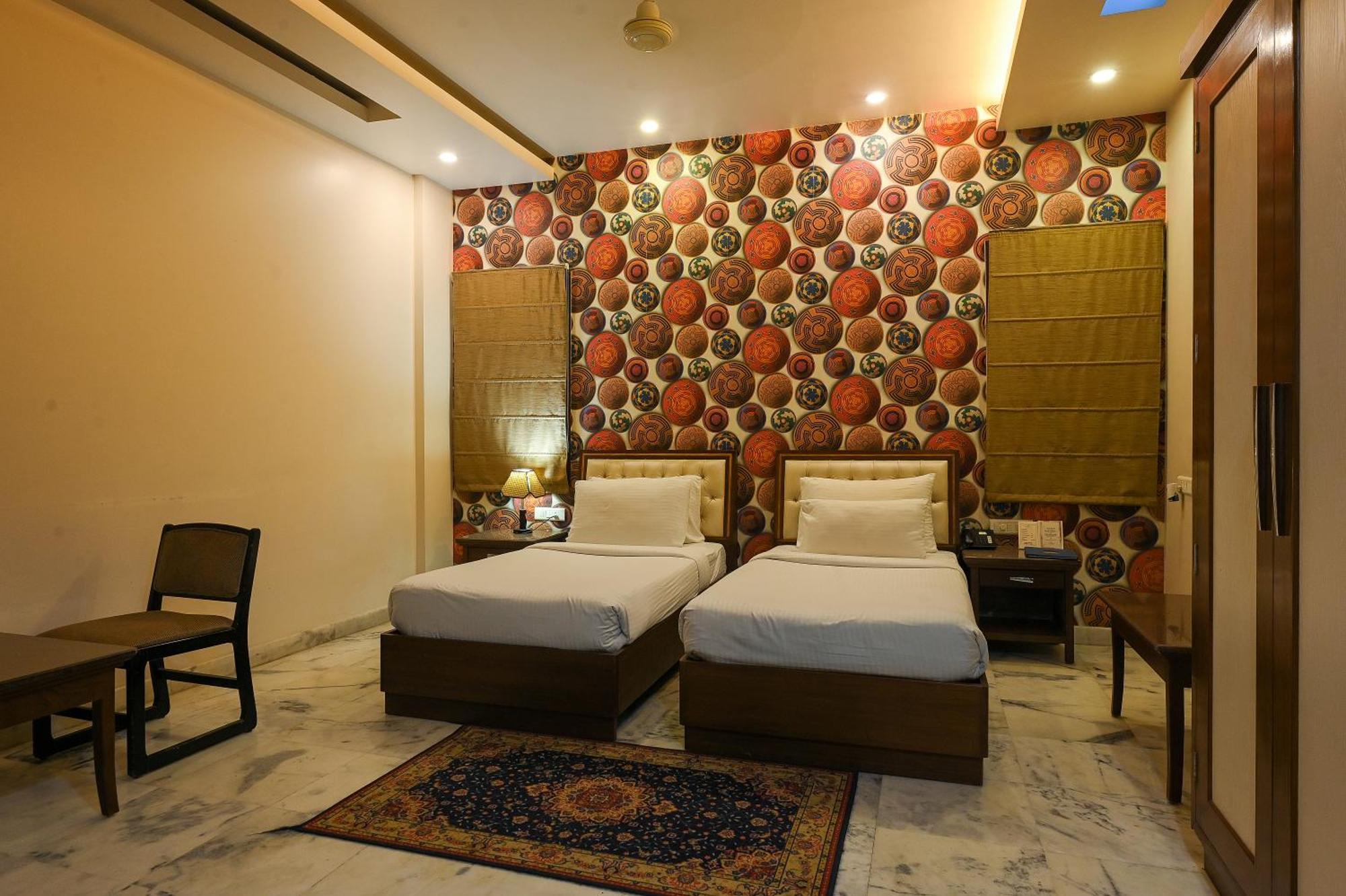 Hotel Leela Grande Karnal Exterior photo